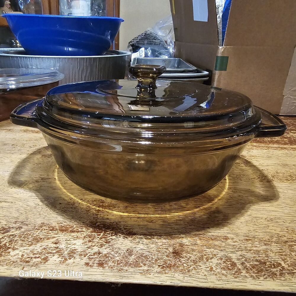 Lovenware 1.5 Qt. Round Casserole w/ Lid Micro. & Oven Safe 8 1/4" Dia. 3" deep